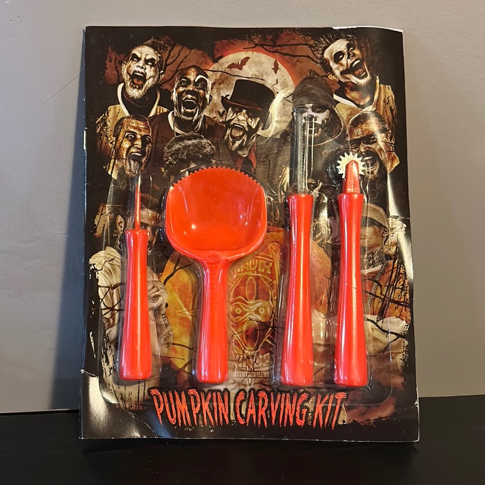 Majik Ninja Entertainment pumpkin carving kit. Brand new - Picture 1 of 3